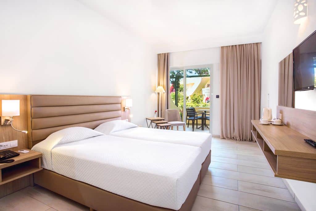 SUPERIOR FAMILY ROOM